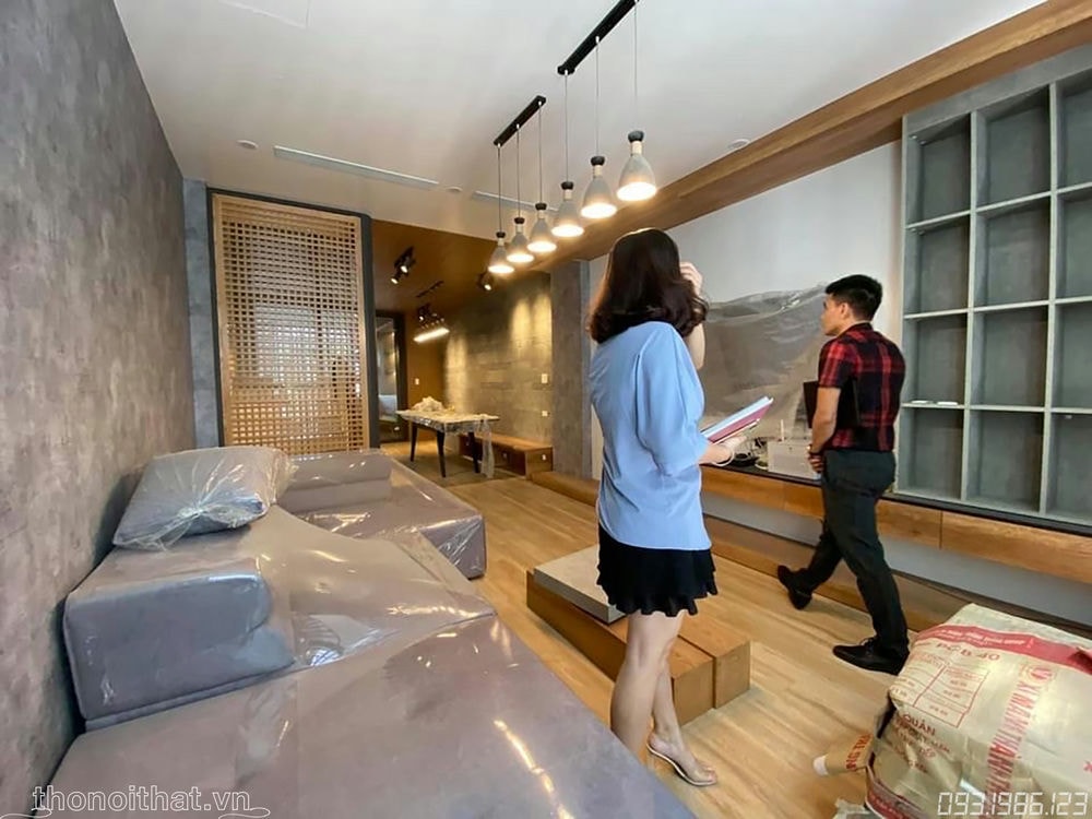 Không gian nội thất phòng khách được trang trí rất đầy đủ