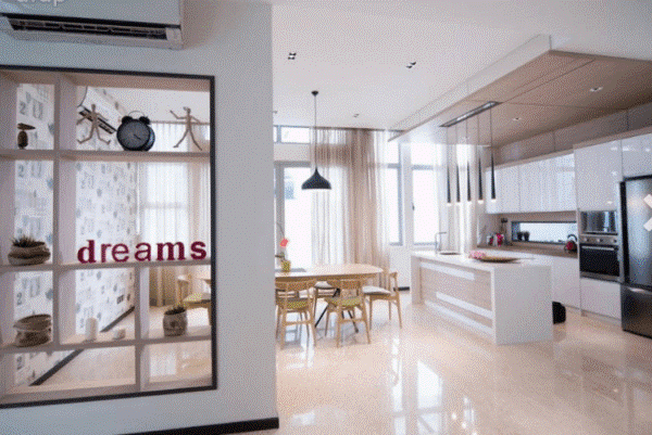Khu vực phòng bếp hưởng trọn sánh sáng tự nhiên