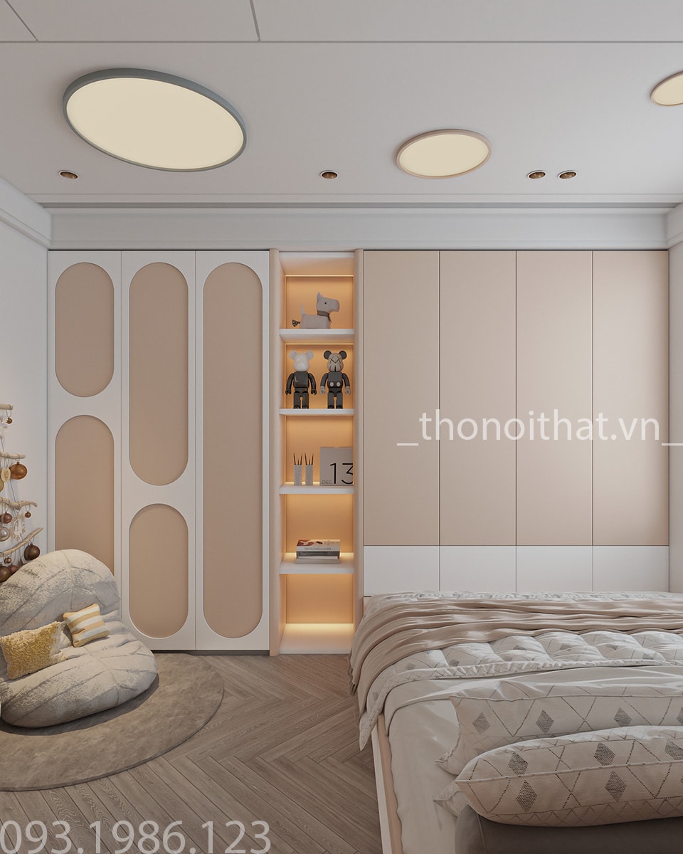 Trong tủ để đồ với điểm nhấn là kệ để các vật lưu niệm có đèn led chạy mờ ảo